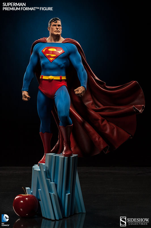 Superman Premium Format Figure from Sideshow Collectibles and DC Comics