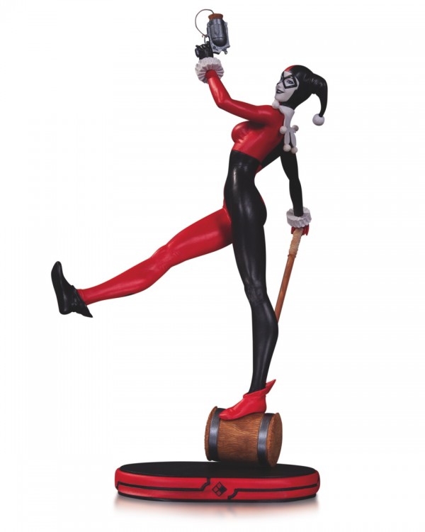 DC Comics Cover Girls Harley Quinn Statue from DC Collectibles