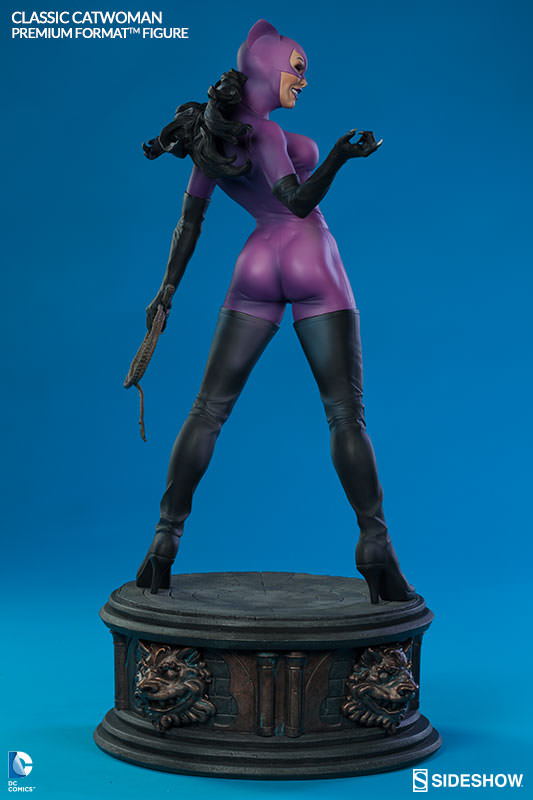 Classic Catwoman Premium Format Figure Statue from DC Comics and Sideshow Collectibles