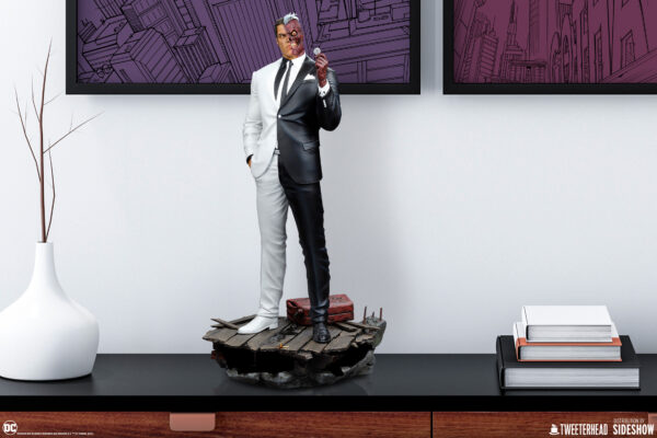 DC Comics Two-Face Quarter Scale Maquette from Tweeterhead (2024)