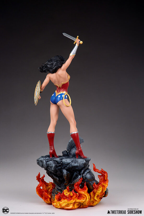 DC Comics Wonder Woman Quarter Scale Collector Edition Maquette from Tweeterhead (2022)