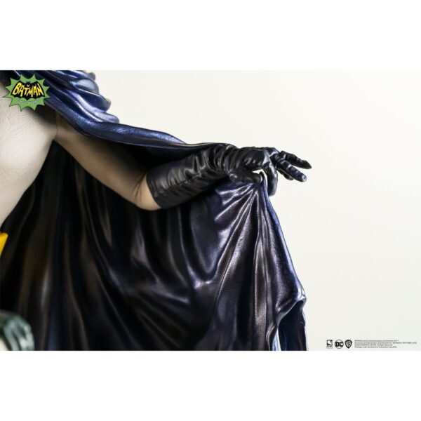 Batman 1966 Classic TV Series Batman and Robin 1:8 Scale Statue