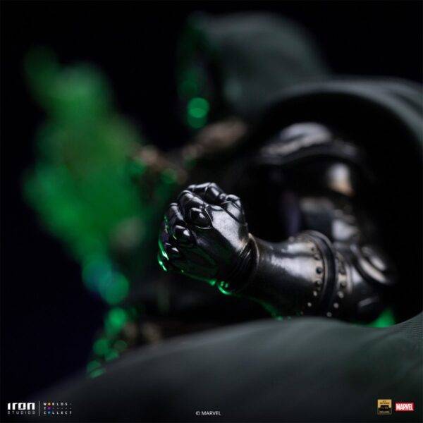 Doctor Doom Infinity Gauntlet Battle Diorama Series 1/10 Deluxe Art Scale Limited Edition Statue