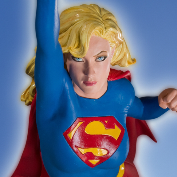Cover Girls of DC Universe Supergirl Statue